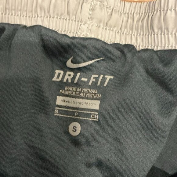 Nike Dri-Fit Running Shorts - Picture 3 of 3